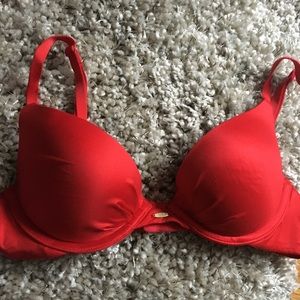 Victoria's Secret "Fabulous" pushup bra